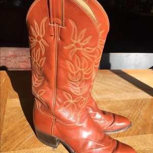 Vintage leather “Justin” cowgirl / cowboy boot